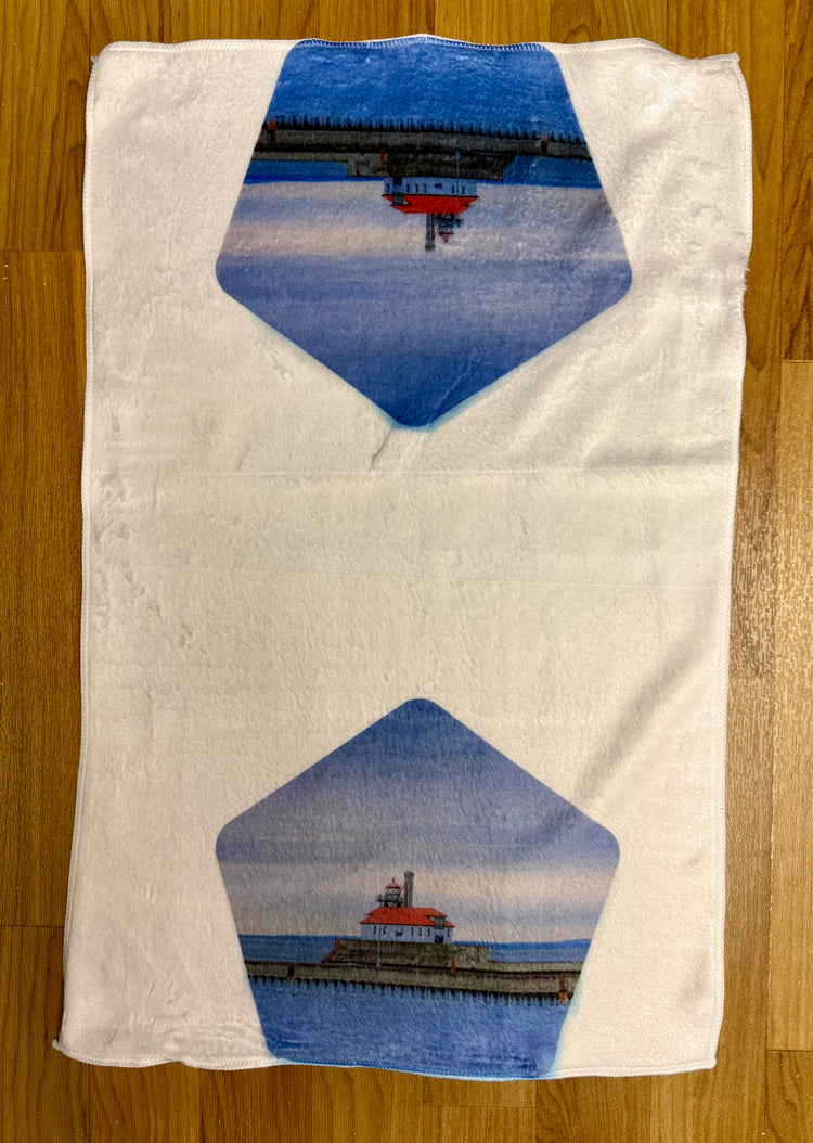 Duluth South Breakwater Outer Lighthouse Hand Towel