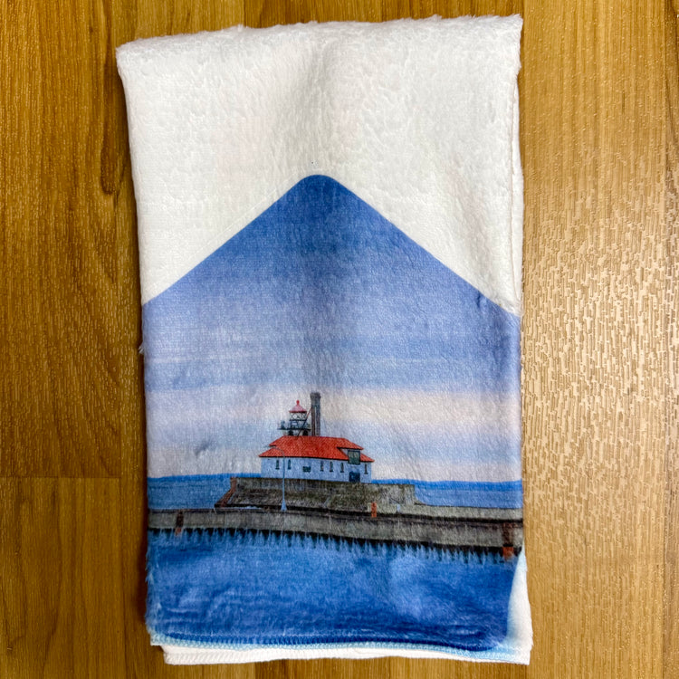 Duluth South Breakwater Outer Lighthouse Hand Towel