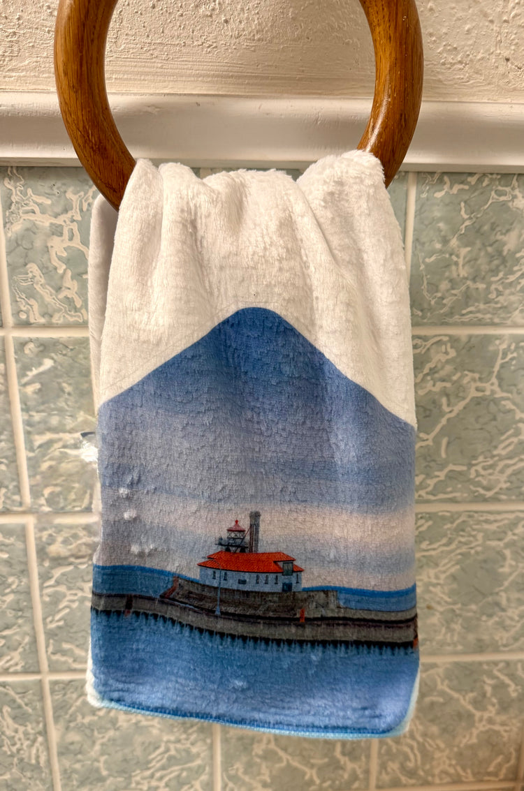 Duluth South Breakwater Outer Lighthouse Hand Towel