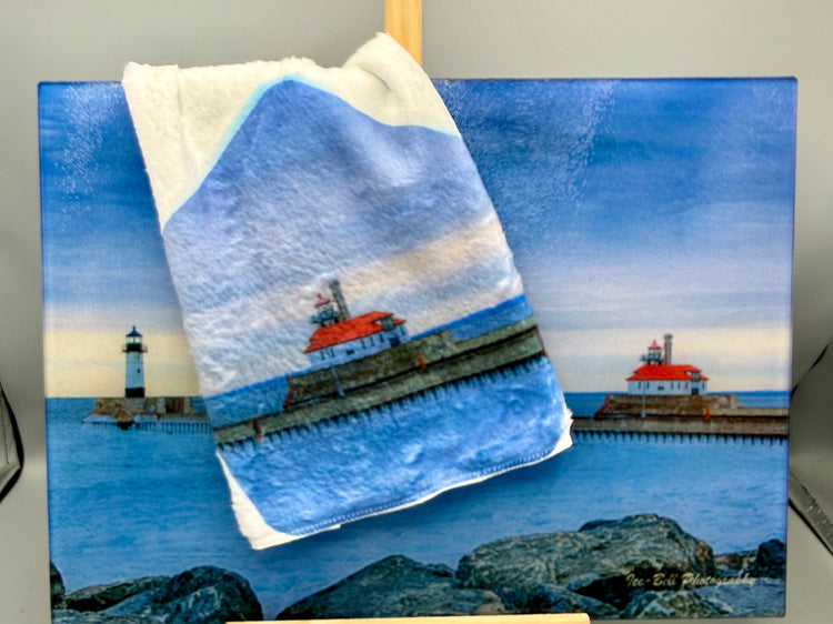Duluth South Breakwater Outer Lighthouse Hand Towel